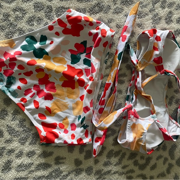 Floral Print Bikini Set - Picture 5 of 5